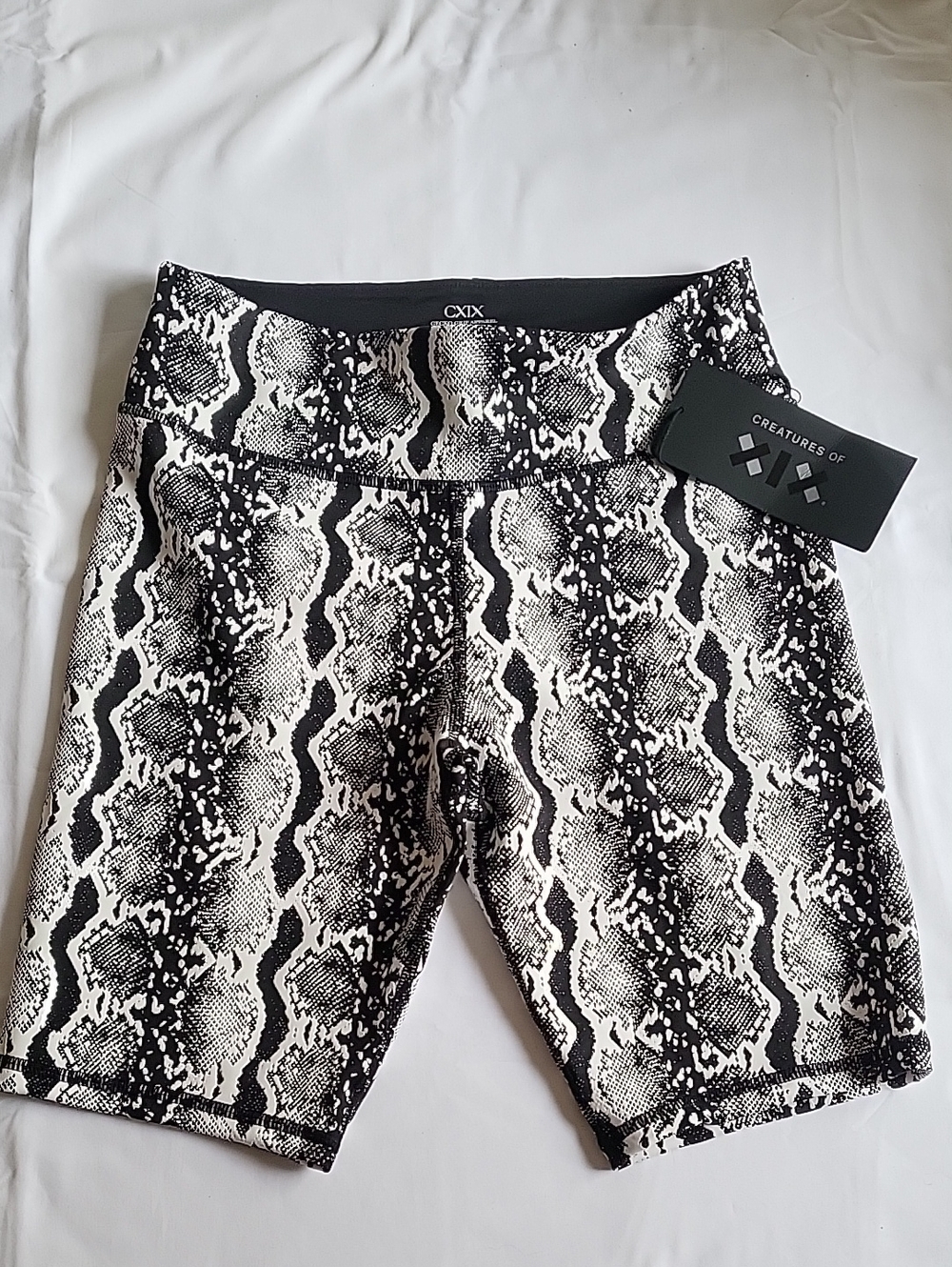 CXIX  Gecko Grip Apparel Black & White Snake Print Women’s Shorts Size M